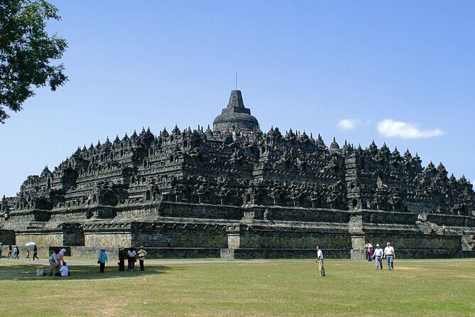 1 Day Yogyakarta tour ( Borobudur temple, Merapi Lava Tour, Prambanan Temple) - What the English Driver Adds (When There’s No Local Guide)