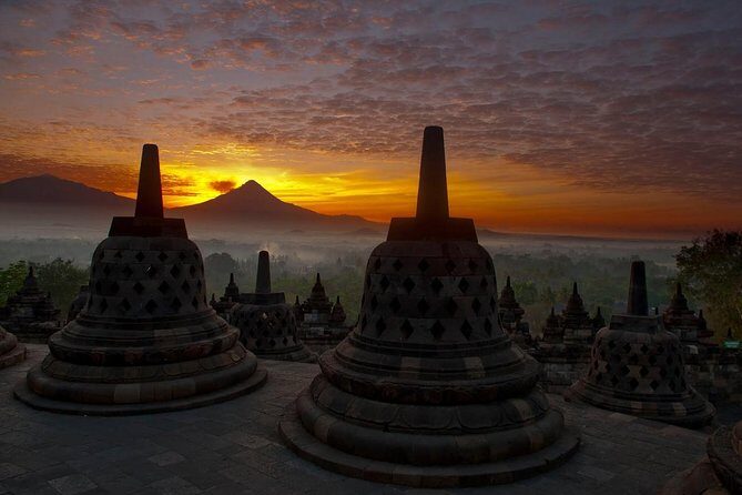 2 days Yogyakarta tour (Borobudur, Prambanan, Jomblang cave, Timang beach) - Borobudur at Dawn: Why Sunrise Changes Everything