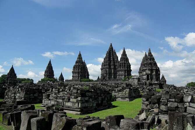 5 Days Borobudur Prambanan Tumpaksewu Bromo Ijen to Bali Private - Java to Bali in 5 days: what this route gets you
