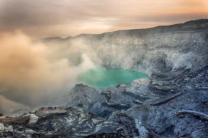 5 Days Borobudur Prambanan Tumpaksewu Bromo Ijen to Bali Private - Day 3: Tumpak Sewu waterfall with a local guide, then on to Bromo