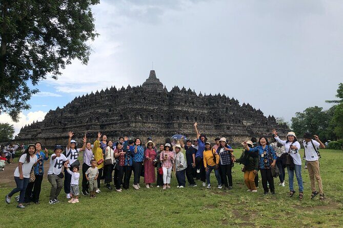 Borobudur Climb up, Merapi, Prambanan All Inclusive Private Tour - Prambanan Temple: Hindu Grandeur With a Clear Two-Hour Plan