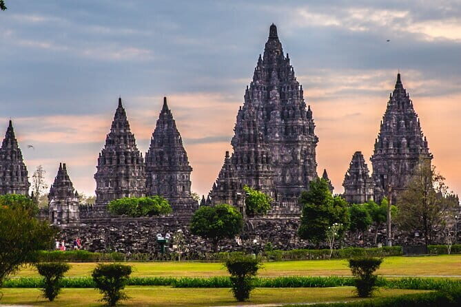 Borobudur (Climb Up), Sultan Palace - Tamansari, Prambanan Tour - What makes this tour work (and what to watch)