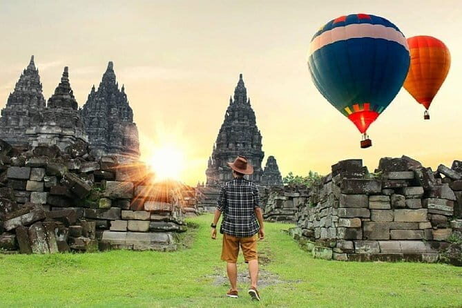 Borobudur (Climb Up), Sultan Palace - Tamansari, Prambanan Tour - Prambanan Temples: the big Hindu complex finish