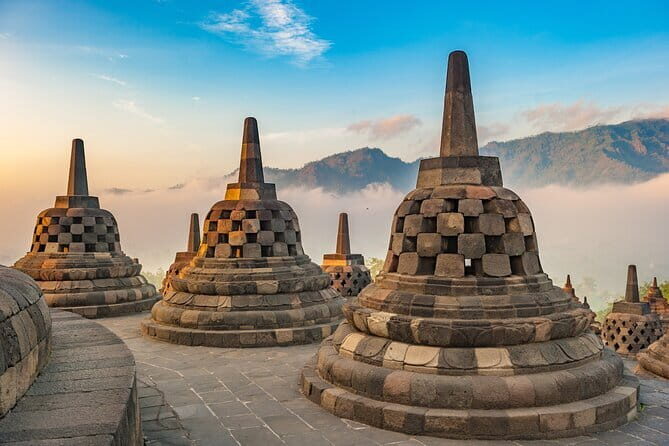 Borobudur Full Climb Up Access and Selogriyo Rice Terrace Tour - The small extras that make it smoother