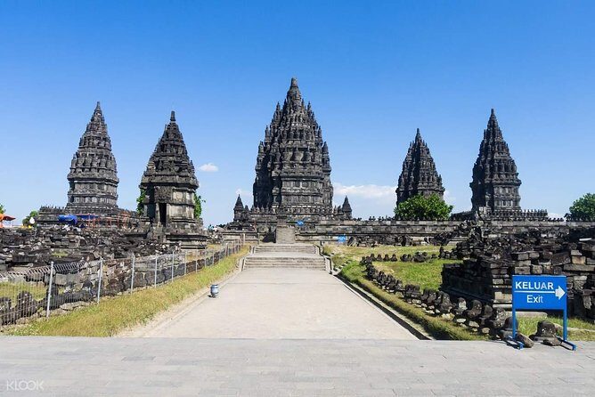 Borobudur Sunrise And Prambanan Temples Tour (PRIVATE TOUR) - Borobudur Temple: what you’ll notice when you’re not just rushing photos