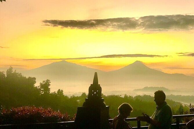 Borobudur Sunrise from Setumbu Hill and Great temples tour - A Private Day From Setumbu Hill to Prambanan