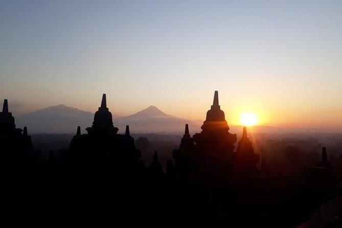 Borobudur Sunrise Tour-Special Package - Hotel pickup and the 5.5-hour shape of your morning