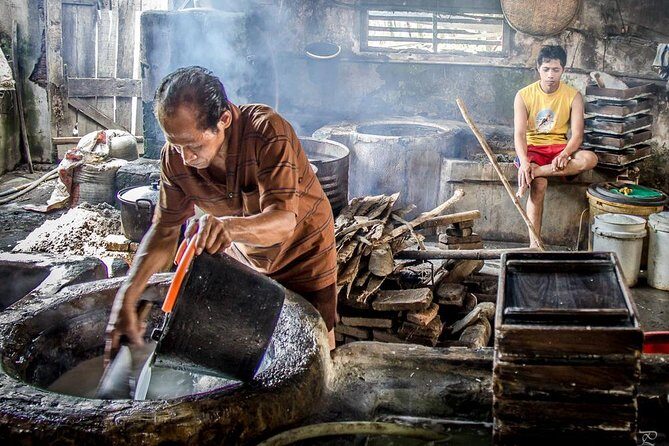 Borobudur: Village Tour with Pottery and Tofu Making - Gerabah Klipoh pottery village: get hands-on with clay