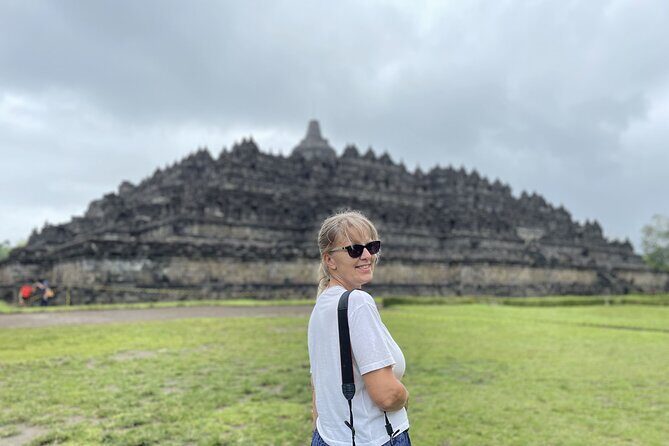 Merapi Jeep Sunrise, Borobudur Climb Up, Prambanan Temple Tour - Prambanan Temple Tour: Switching from Buddhist Levels to Hindu Towers