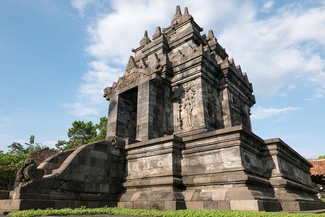 Punthuk Setumbu Sunrise, Borobudur Temple & Merapi Lava Tours - Who should book this tour (and who should skip it)