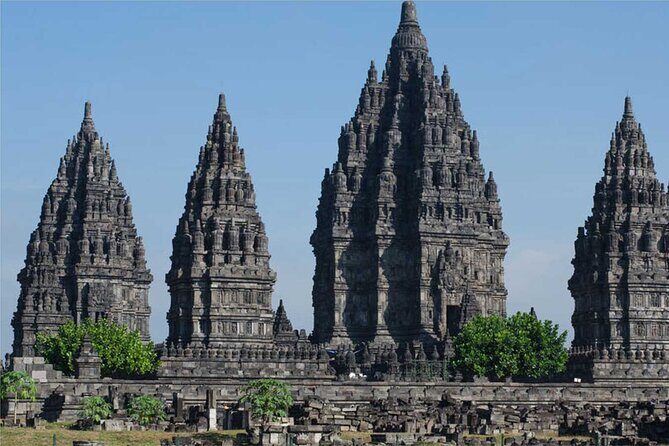 Yogyakarta: Borobudur Climb-up & Prambanan Day Trip All Inclusive - The optional temples near Borobudur: Mendut and Pawon in a straight line