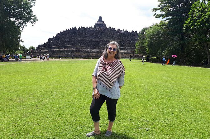 Yogyakarta: Borobudur Sunrise and Prambanan Temple Private Tour - Prambanan temple: UNESCO beauty with a Monday viewing twist