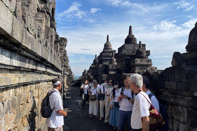 Yogyakarta: Borobudur Sunset Shared Guided Tour - Pickup, timing, and the 6-hour reality