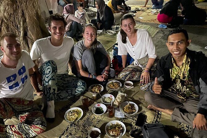 Yogyakarta: Borobudur Top Access & Prambanan Temple Private Tour - Driver Support vs On-Site Guidance: What You Should Expect