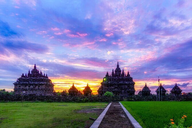 Yogyakarta Day trip Borobudur & Prambanan Temples - Prambanan temples: 9th-century scale and the Trimurti storyline