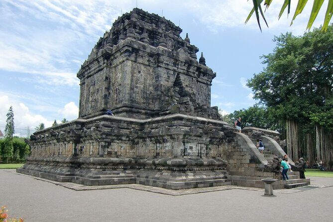Yogyakarta Day trip Borobudur & Prambanan Temples - Timing tips: how to keep the day from feeling rushed